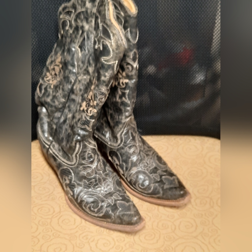 CORRAL VINTAGE BOOTS WORN ONCE